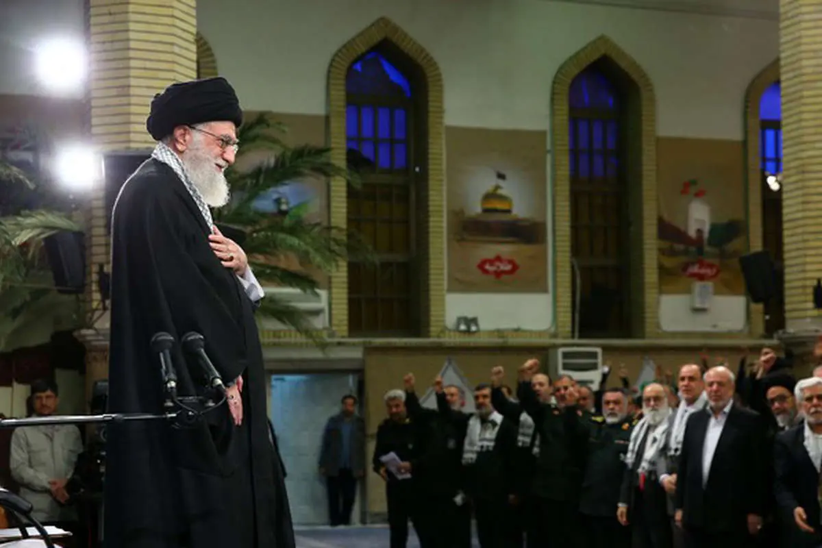 (تصاویر) دیدار دست‌اندرکاران راهیان نور با رهبرانقلاب