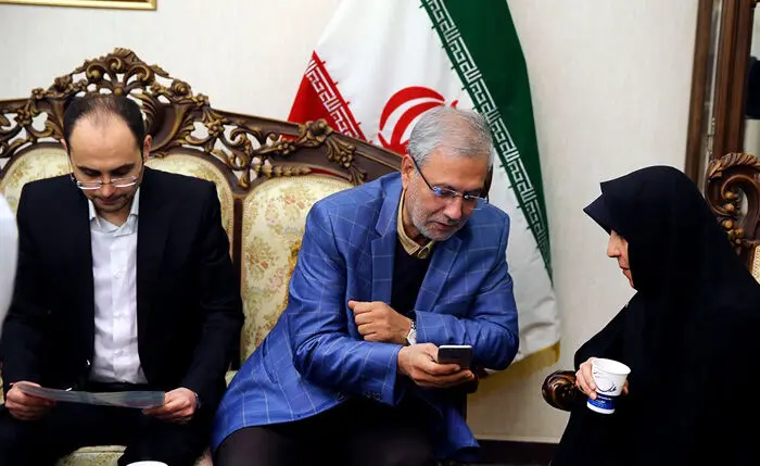 (تصاویر) تقدیر از فاطمه‌هاشمی در کنگره زنان‌موفق