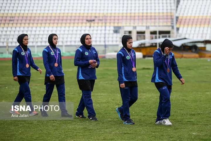 (تصاویر) اهدای جام لیگ برتر فوتبال بانوان