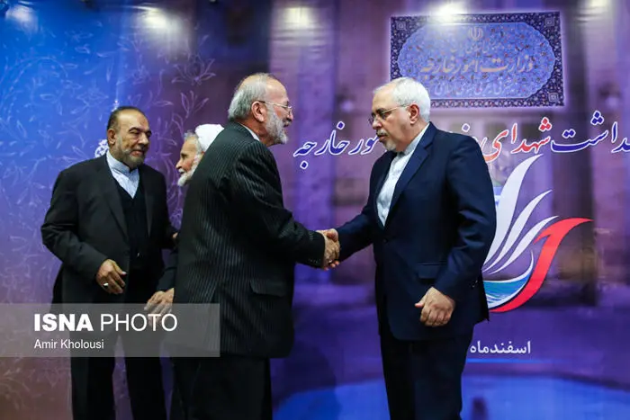 (تصاویر) برخورد گرم ظریف و متکی