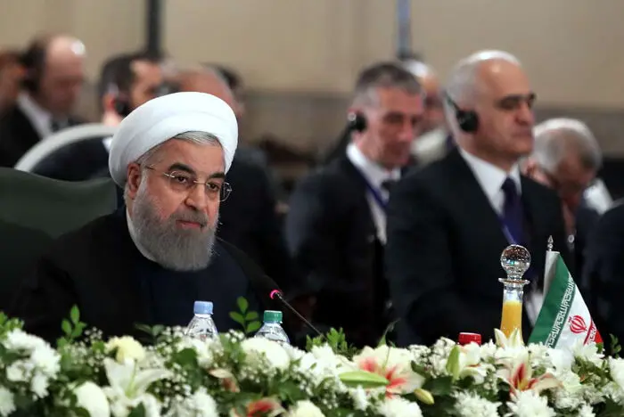 (تصاویر) روحانی در اجلاس سران اکو