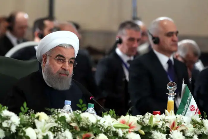 (تصاویر) روحانی در اجلاس سران اکو