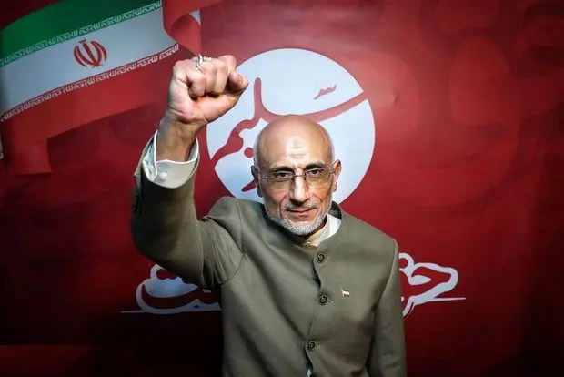 (عکس) رنگ انتخاباتی میرسلیم، زرشکی