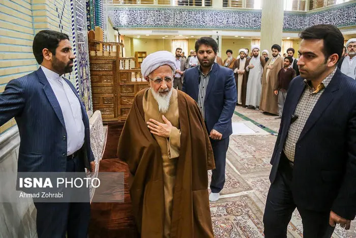 رونمایی از بزرگترین قرآن مطلای جهان
