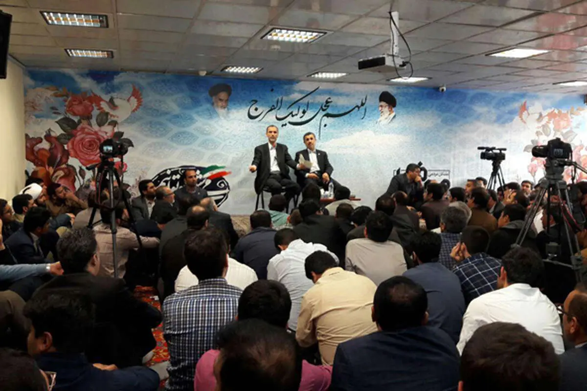 (تصاویر) همایش انتخاباتی با حضور بقایی و احمدینژاد