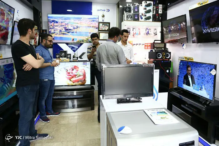 (تصاویر) تماشای مناظره ریاست‌جمهوری