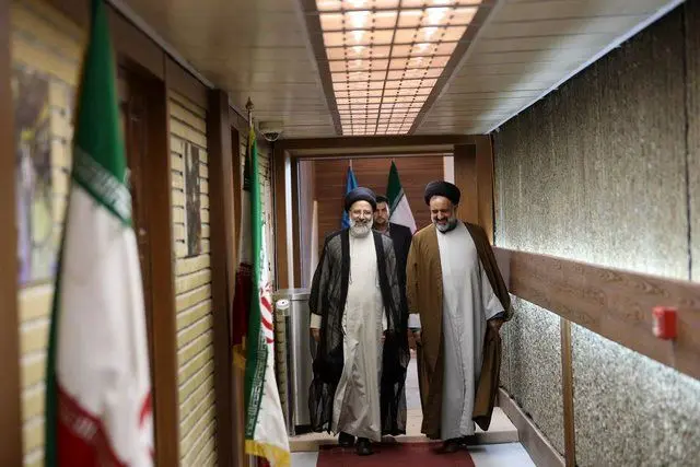 (تصاویر) پشت صحنه اولین مناظره انتخاباتی