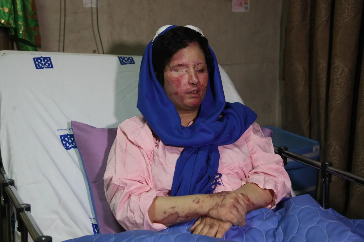سهیلا جورکش در انتظار جراحی در آمریکا