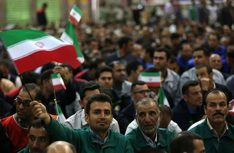 (تصاویر) روحانی در اجتماع کارگران