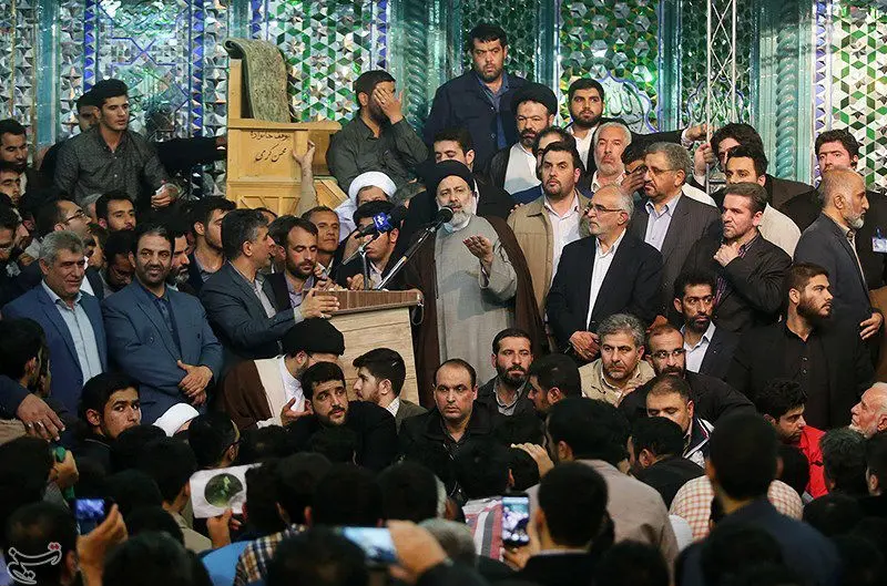 (تصاویر) رئیسی در جمع هوادارانش در کرمانشاه