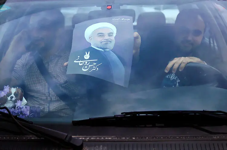 (تصاویر) همایش جوانان حامی روحانی