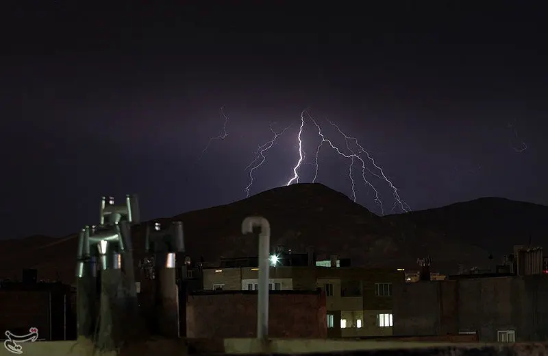 (تصاویر) رعد و برق در مشهد