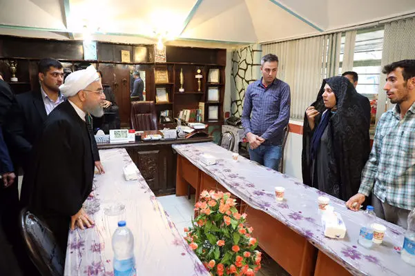 (تصاویر) دیدار روحانی با خانواده‌های داغدار معدنکاران