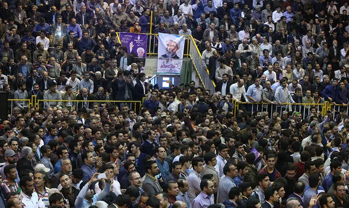 (تصاویر) استقبال از روحانی در همدان