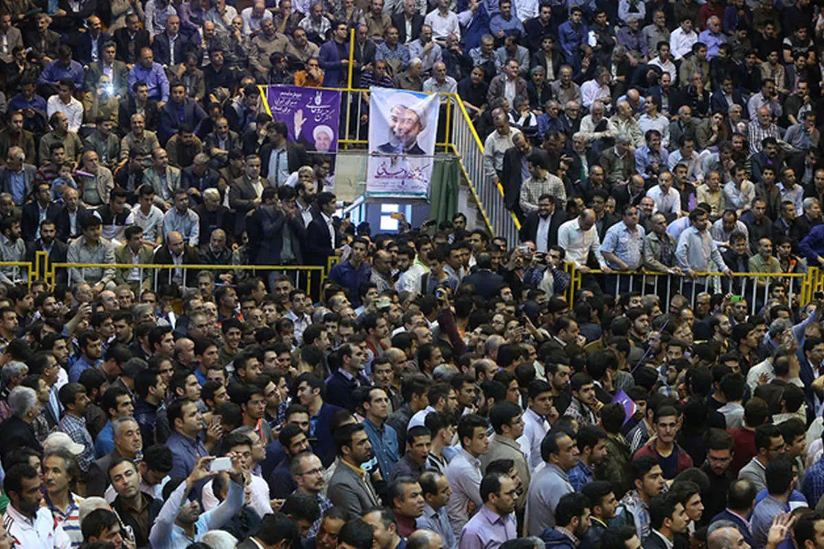 (تصاویر) استقبال از روحانی در همدان