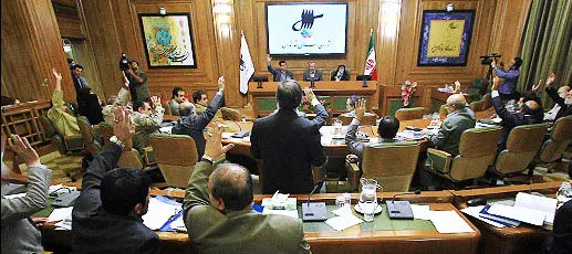 جنجال‌های یک لیست جنجالی