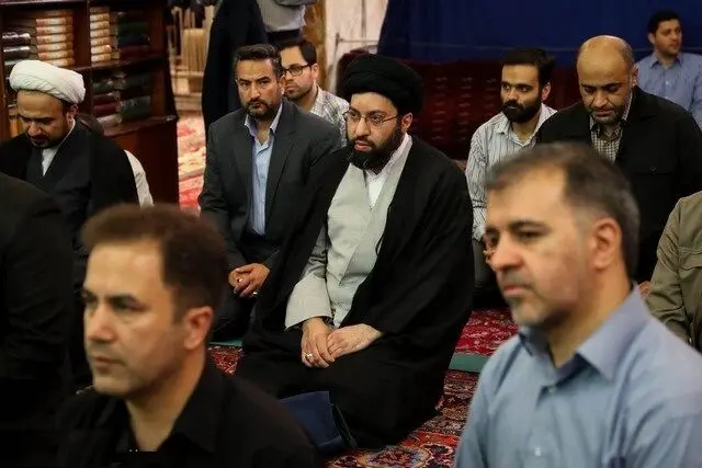 (عکس) فرزند رهبر انقلاب در مراسم تشییع حجت السلام پهلوانی