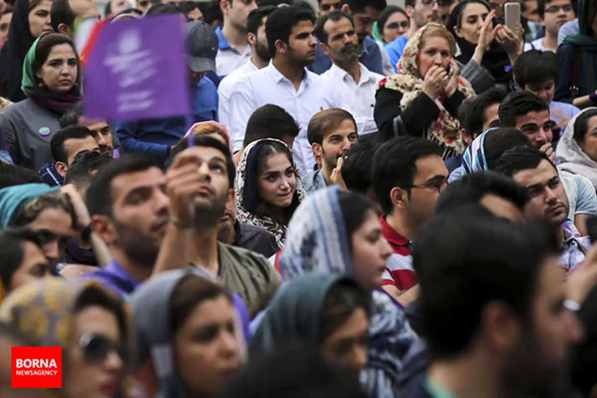 (تصاویر) هواداران روحانی پای آخرین مناظره