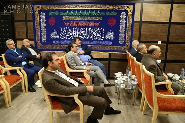 (تصاویر) همراهان نامزدها در پشت‌صحنه مناظره