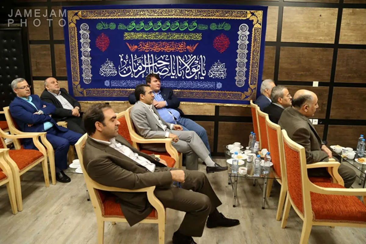 (تصاویر) همراهان نامزدها در پشت‌صحنه مناظره