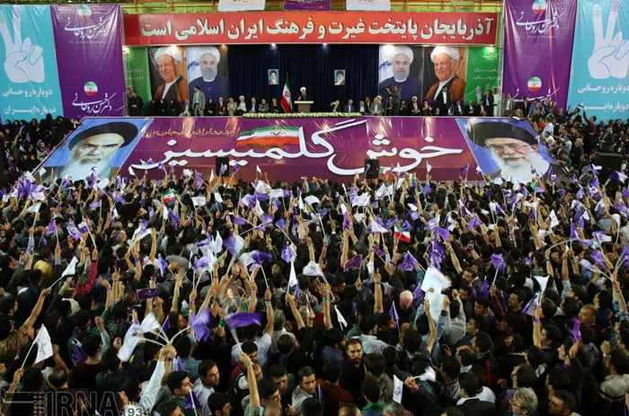 (تصاویر) روحانی در اجتماع مردم تبریز