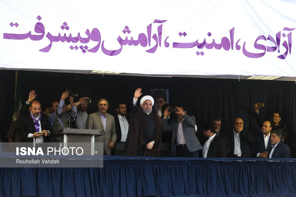 (تصاویر) استقبال از روحانی در اهواز