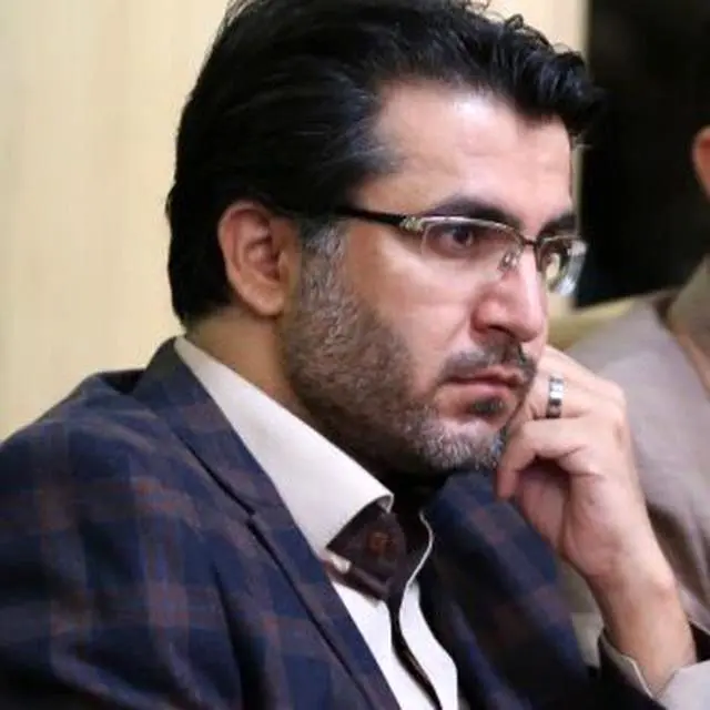 آیا مردم برای خروج از مشکلات اجتماعی باید رای بدهند؟
