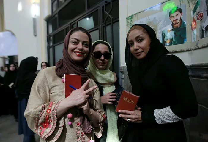 (تصاویر) هنرمندان و چهره‌های سرشناس در صف رای‌گیری