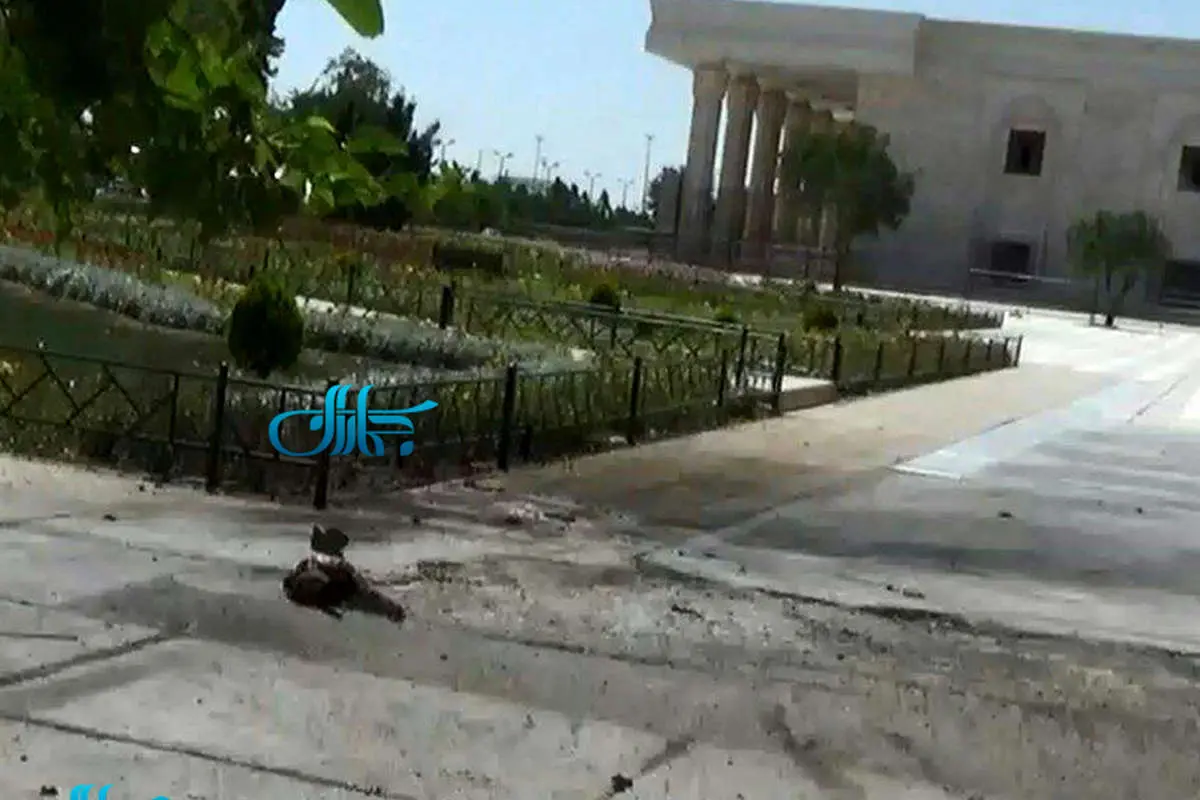 (تصاویر) انفجار انتحاری در محوطه حرم امام(ره)