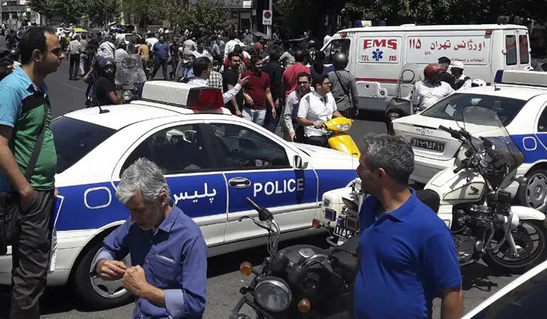 امروز به روایت تصویر// شوک ناگهانی در تهران، تیراندازی در حرم امام‌ خمینی و...