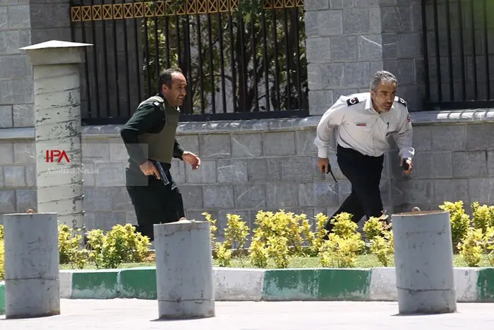 (تصاویر) محاصره تروریست‌ها در ساختمان مجلس