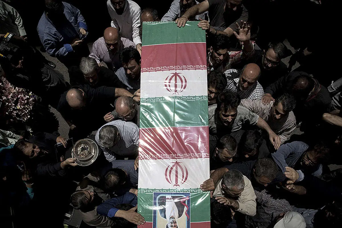 (تصاویر) وداع با شهدای حمله تروریستی تهران
