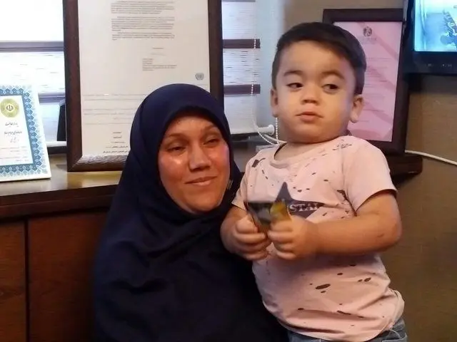 گفت‌وگو با مادر کودک نجات‌یافته حادثه مجلس