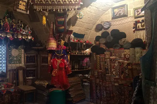 عرضه صنایع‌دستی ایران در باکو!