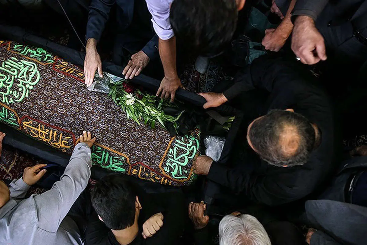 (تصاویر) مراسم خاکسپاری سیدرضا نیری