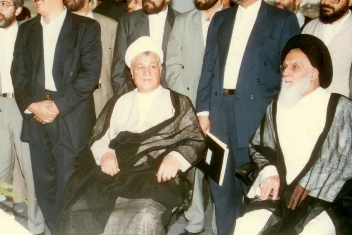 (عکس) جهانگیری و هاشمی در بازدید از اولین کامپیوتر وارد شده به ایران