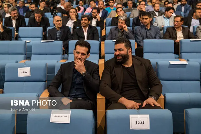 (تصاویر) ورزشکارانی که به افطاری روحانی رفتند