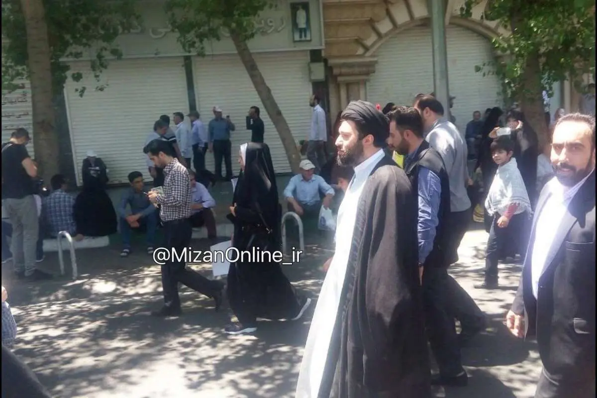 (عکس) فرزند رهبر معظم انقلاب در راهپیمایی