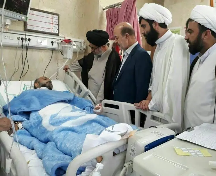 (عکس) روحانی مجروح شده در حمله مترو