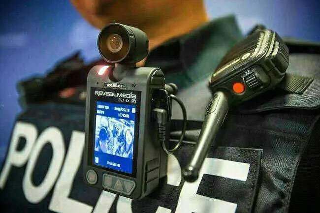 (عکس) لباس دوربین‌دار پلیس گشت