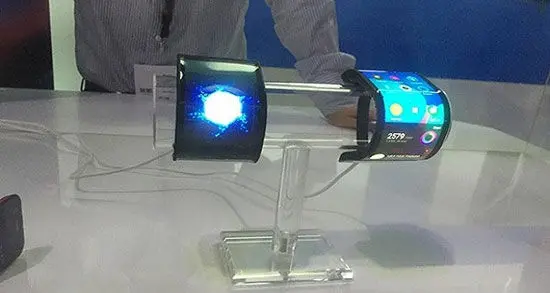 (عکس) گوشی منعطف لنوو