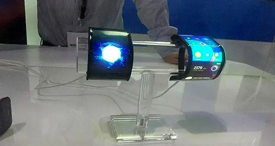 (عکس) گوشی منعطف لنوو