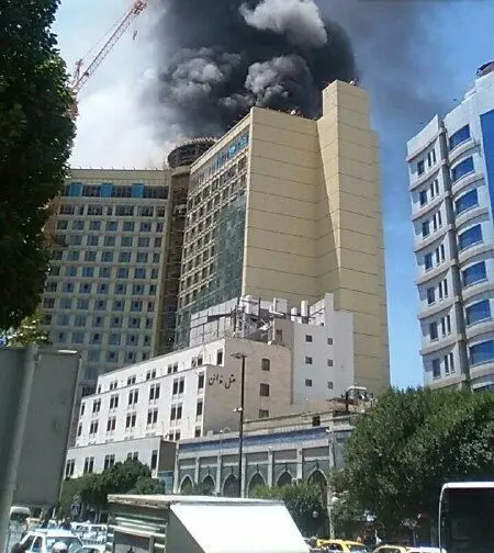 آتش‌سوزی در هتل 20 طبقه در مشهد