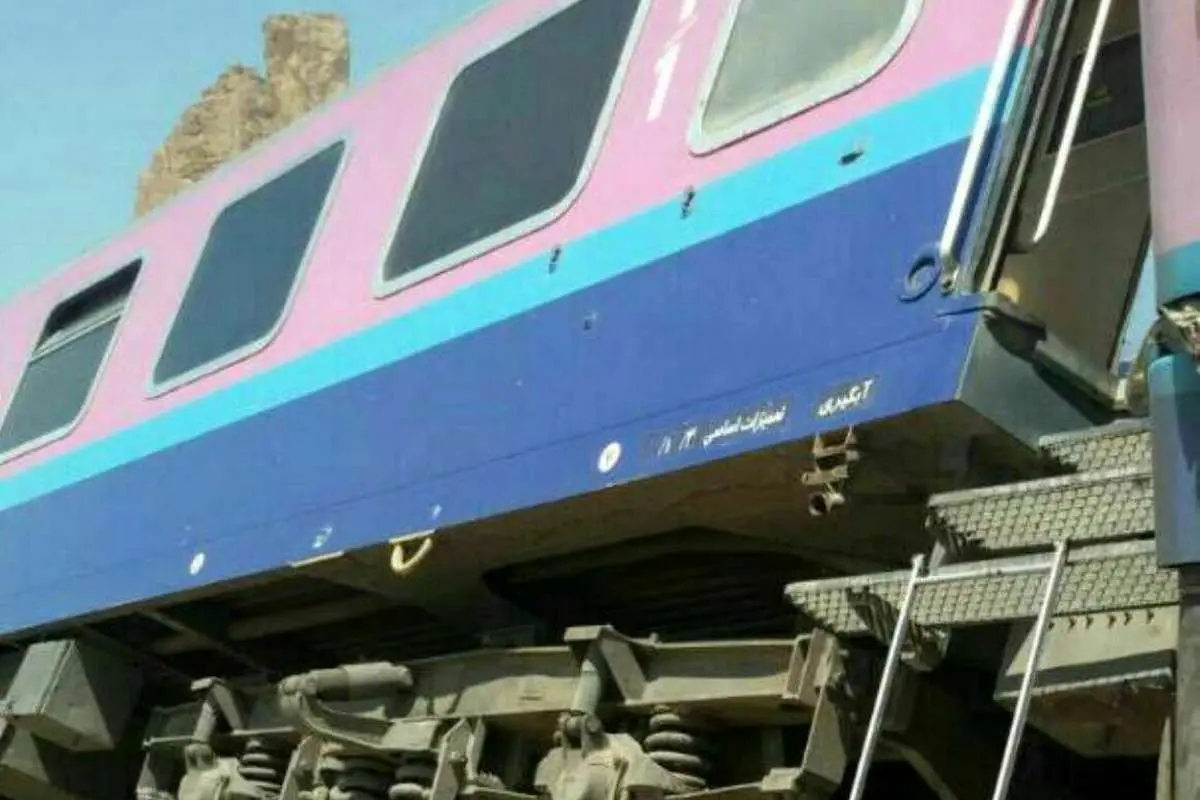 10 مصدوم در حادثه خروج قطار اهواز از ریل