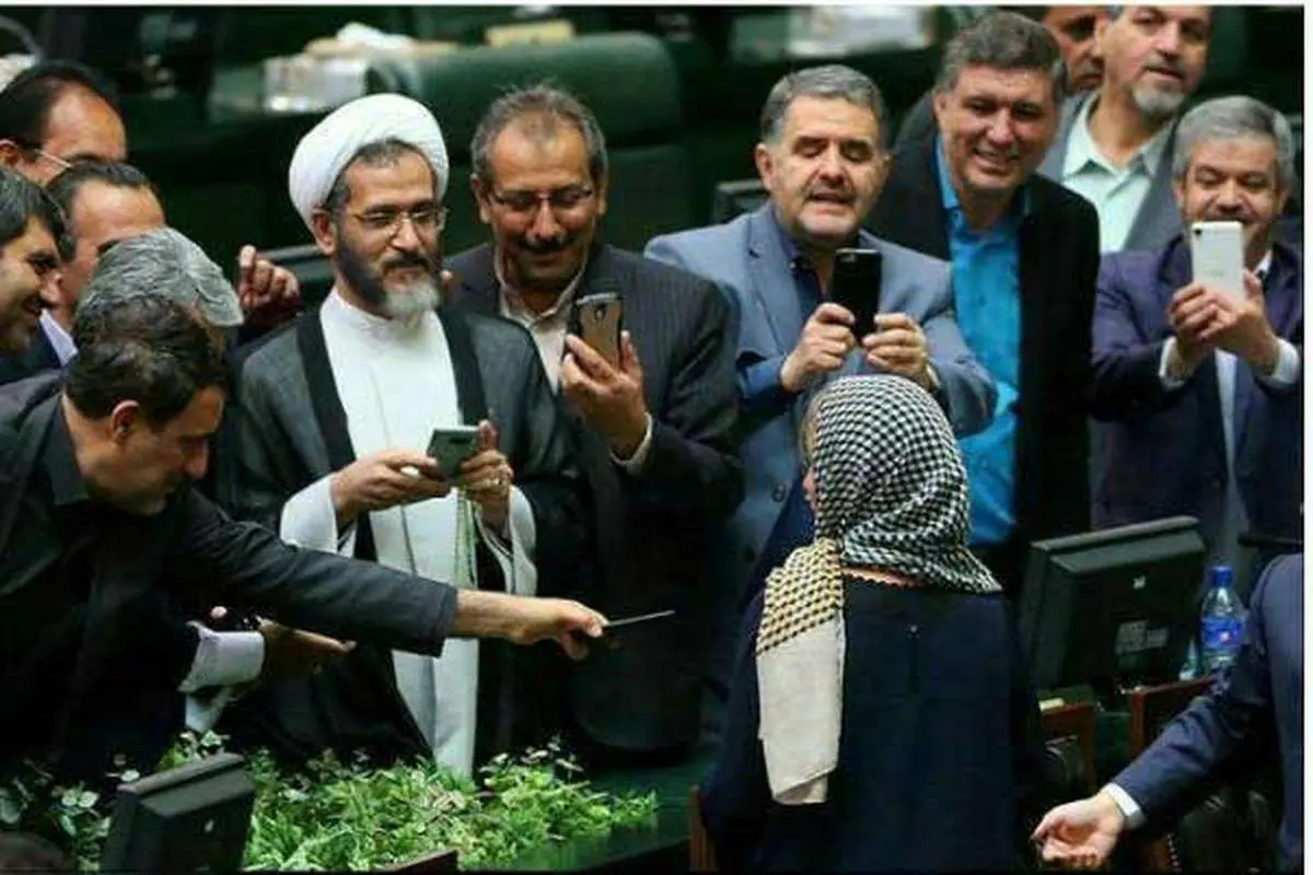 (تصاویر) آنهایی که با موگرینی سلفی گرفتند