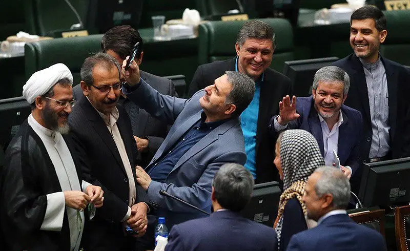 از جنجال سلفی تا جنجال غایبان