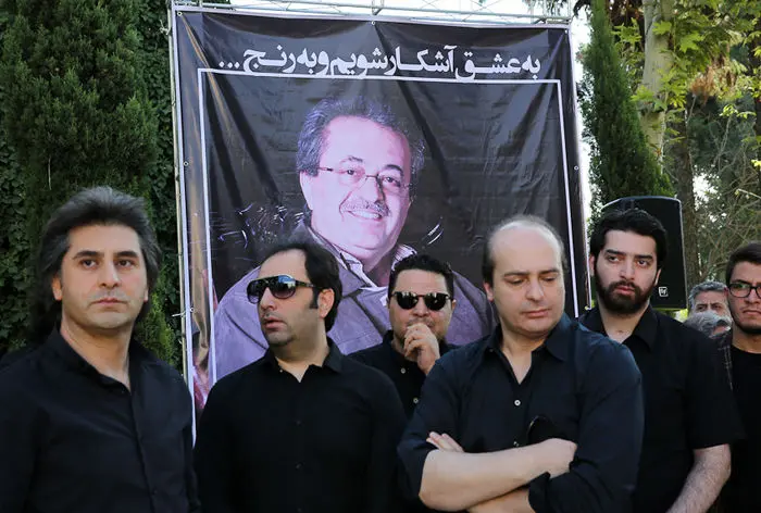 (تصاویر) هنرمندان در تشییع پیکر ناصر فرهودی