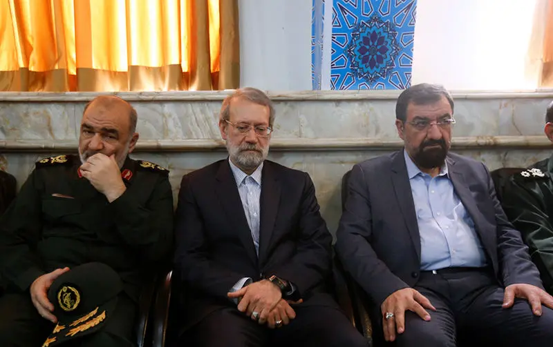 (تصاویر) فرزند شهید حججی در آغوش لاریجانی