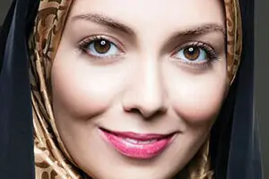 چرا واکنش افکار عمومی به آزاده نامداری بی رحمانه است؟