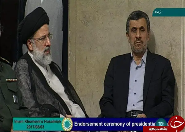 (تصاویر) اقدام جالب احمدی‌ نژاد در مراسم تنفیذ